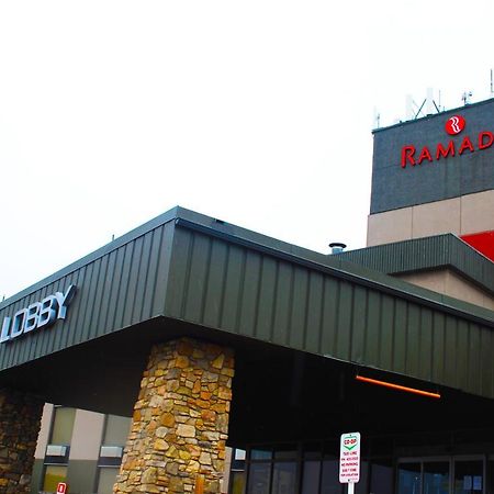 Ramada By Wyndham Edmonton Yellowhead Nw Ngoại thất bức ảnh