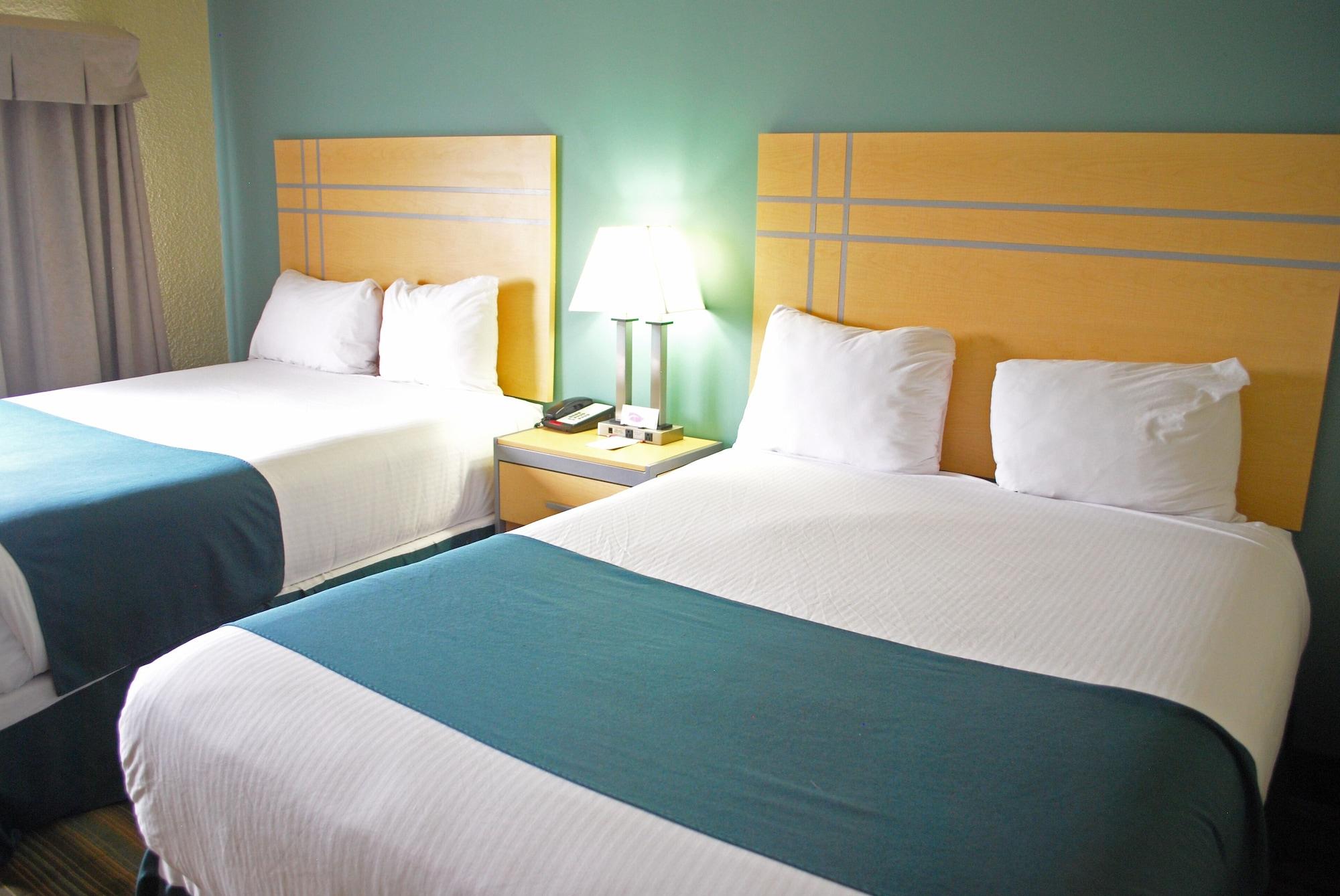 Ramada By Wyndham Edmonton Yellowhead Nw Ngoại thất bức ảnh