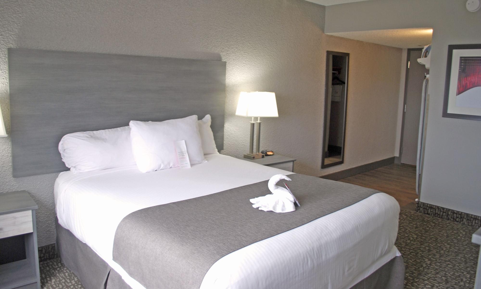 Ramada By Wyndham Edmonton Yellowhead Nw Ngoại thất bức ảnh