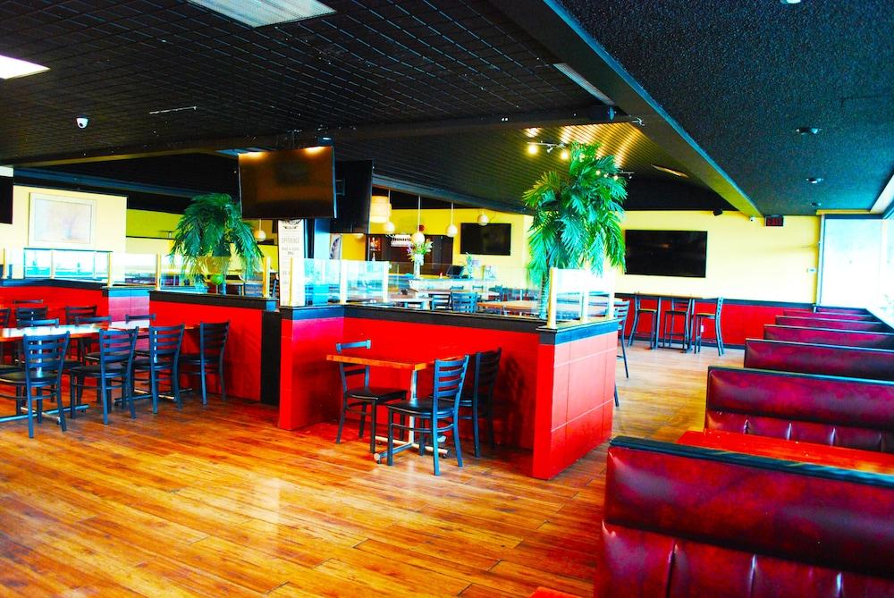 Ramada By Wyndham Edmonton Yellowhead Nw Ngoại thất bức ảnh