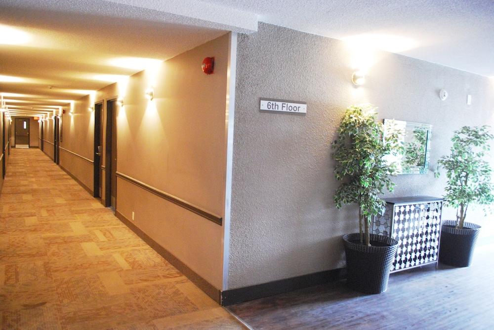 Ramada By Wyndham Edmonton Yellowhead Nw Ngoại thất bức ảnh