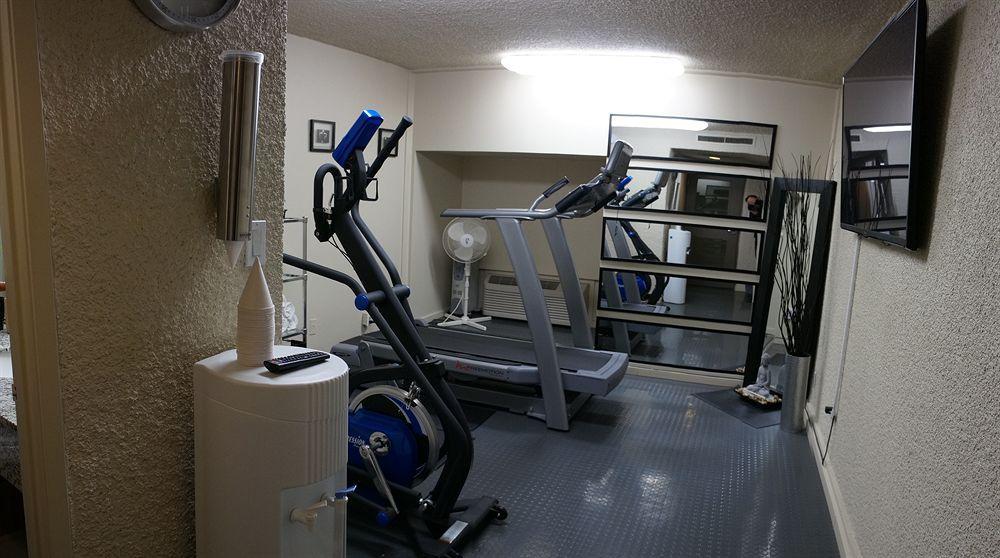 Ramada By Wyndham Edmonton Yellowhead Nw Ngoại thất bức ảnh