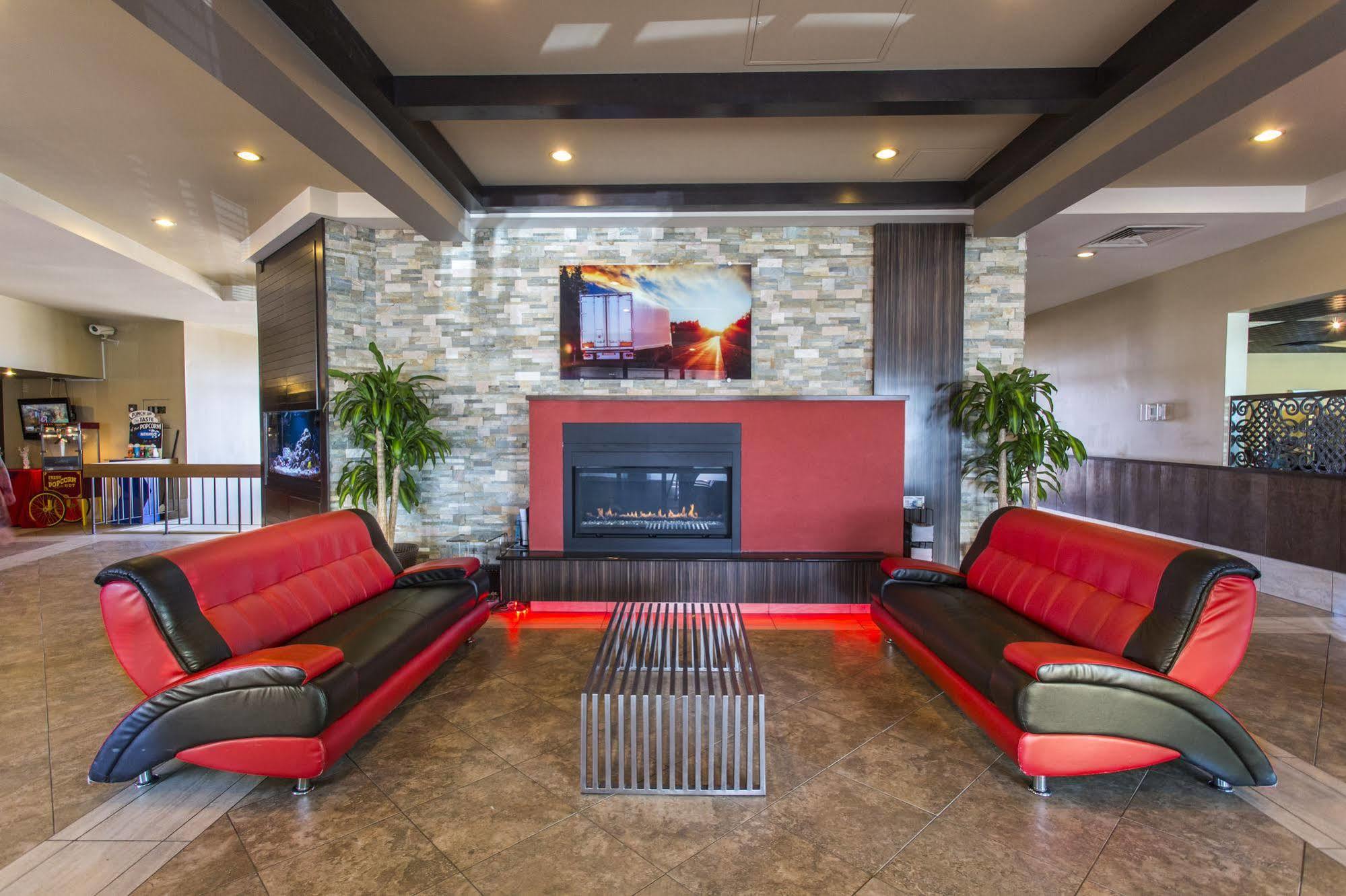Ramada By Wyndham Edmonton Yellowhead Nw Ngoại thất bức ảnh