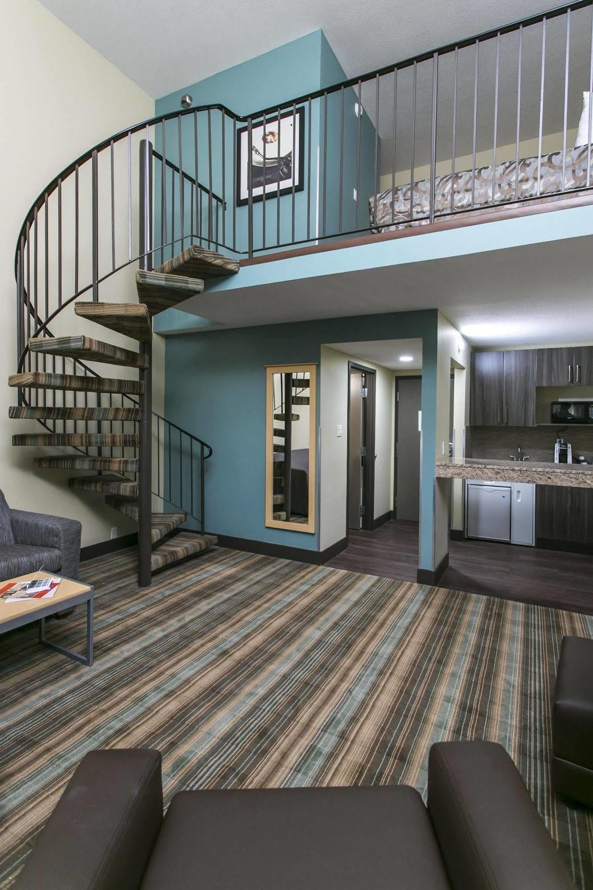 Ramada By Wyndham Edmonton Yellowhead Nw Ngoại thất bức ảnh