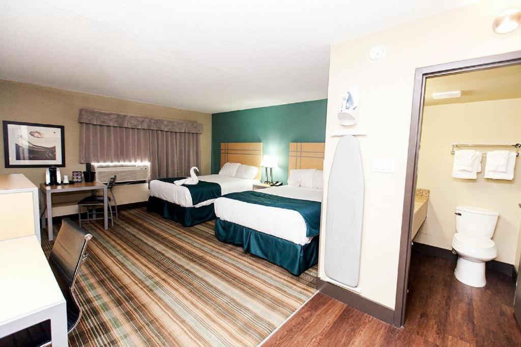 Ramada By Wyndham Edmonton Yellowhead Nw Ngoại thất bức ảnh